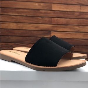 Soda Shoes - Black Slip-on Sandals